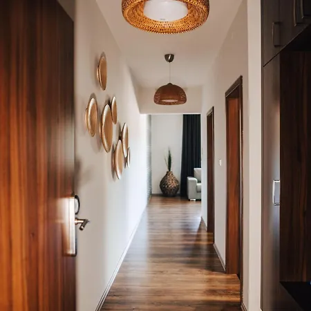 Elegance Hotel