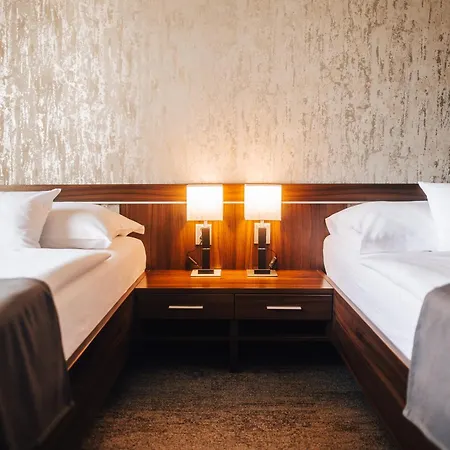 Elegance Hotel 4*