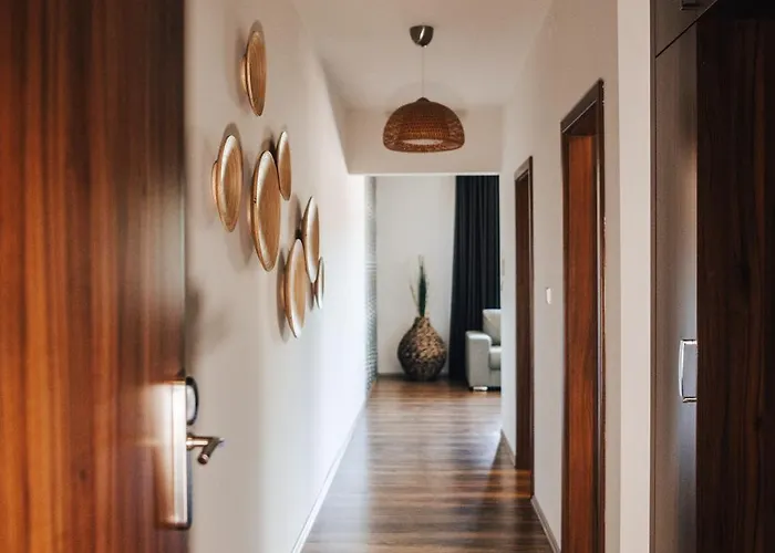 Elegance Hotel