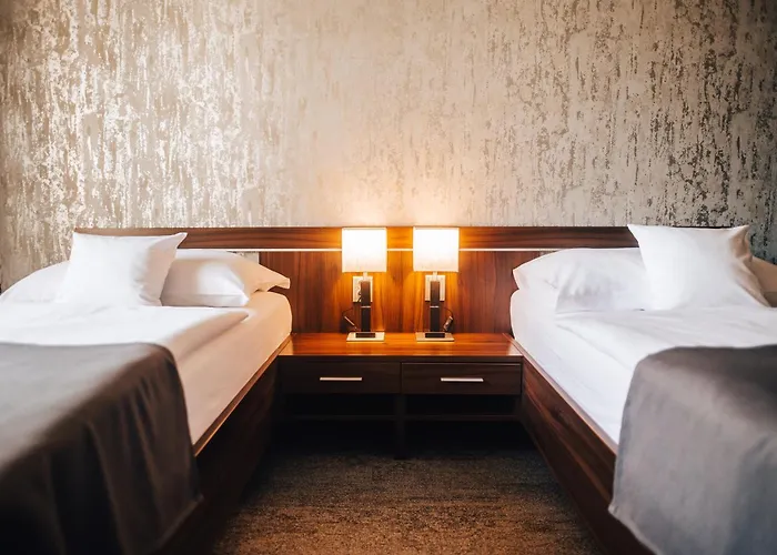 Elegance Hotel 4*
