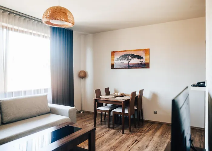 Elegance Hotel 4*
